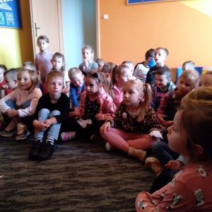 Dzieci aktywnie uczestniczyły w spotkaniu.
